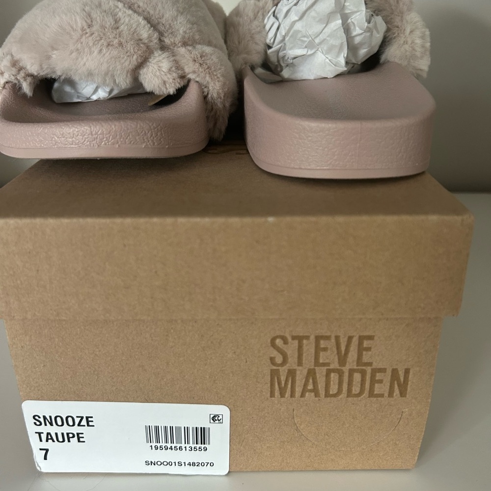 Steve Madden slides, size 7, TAUPE, never worn, box included. - Picture 3 of 3
